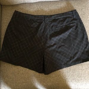 Nike Shorts - Shots golf woman size 10 Nike Shorts - Shots golf woman size 10